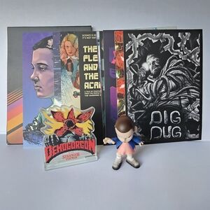 Netflix Stranger Things Collectible Postcards and Figurines